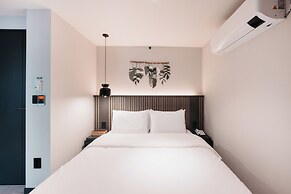 CozyTree Hotel