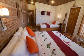 Teak Wood Hotel
