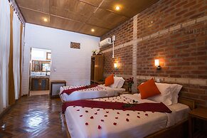 Teak Wood Hotel