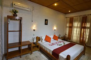 Teak Wood Hotel