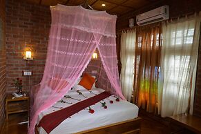 Teak Wood Hotel
