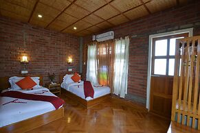 Teak Wood Hotel