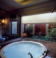 Gold Motel