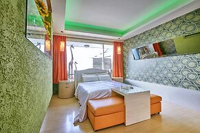 Gold Motel