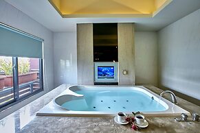 Gold Motel