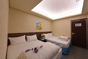 Hotel 99