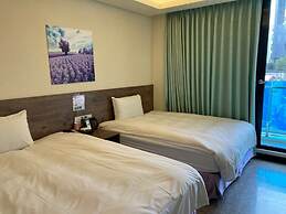 Hotel 99