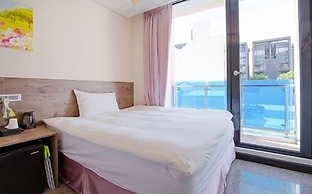 Hotel 99