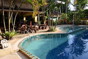 Baanplaidoi Resort