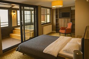 My Suit Residence