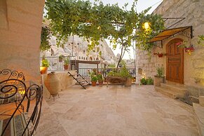 Melek Cave Hotel