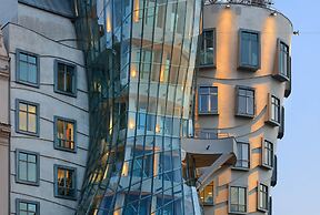 Dancing House hotel - Tančící dům