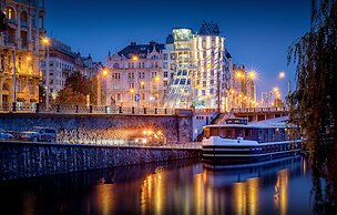 Dancing House hotel - Tančící dům