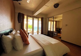 Sunset at Aninuan Beach Resort