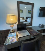 Danaciti Hotel