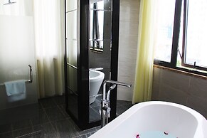 Danaciti Hotel