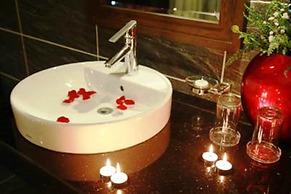 Danaciti Hotel