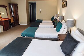 Hotel Corner House