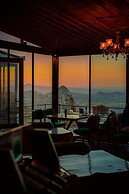 Caldera Hotel