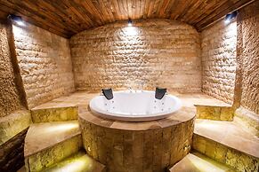 Caldera Hotel