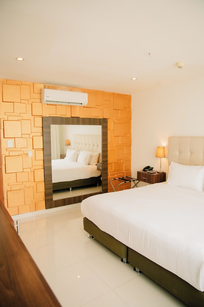 Hotel Parque Del Sol