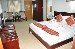 Green Leaf Hotel