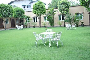 Green Leaf Hotel