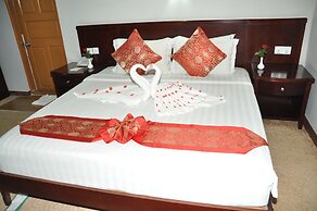 Green Leaf Hotel