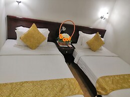 Green Leaf Hotel