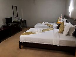 Green Leaf Hotel