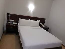 Green Leaf Hotel