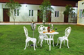 Green Leaf Hotel