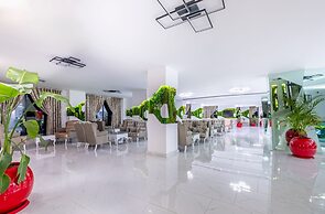 Senza Grand Santana Hotel