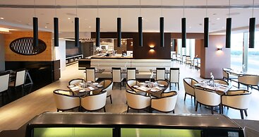 Metropolitan Hotel Dubai
