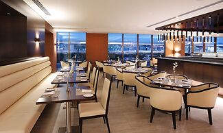 Metropolitan Hotel Dubai