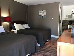 Greenside motel
