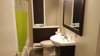 Greenside motel