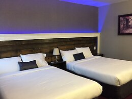 Greenside motel