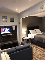 Greenside motel