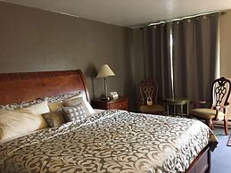 Greenside motel