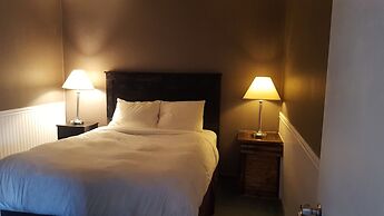 Greenside motel