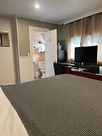 Greenside motel