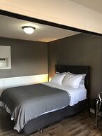 Greenside motel