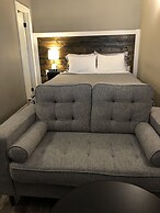 Greenside motel