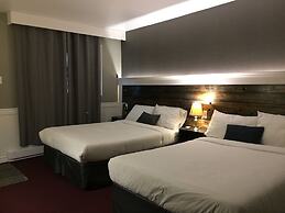 Greenside motel