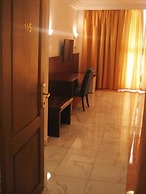 Leon Hôtel