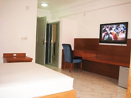 Leon Hôtel
