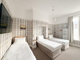 Raincliffe Hotel