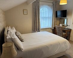 Raincliffe Hotel