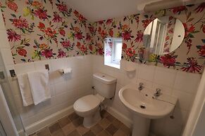 Raincliffe Hotel